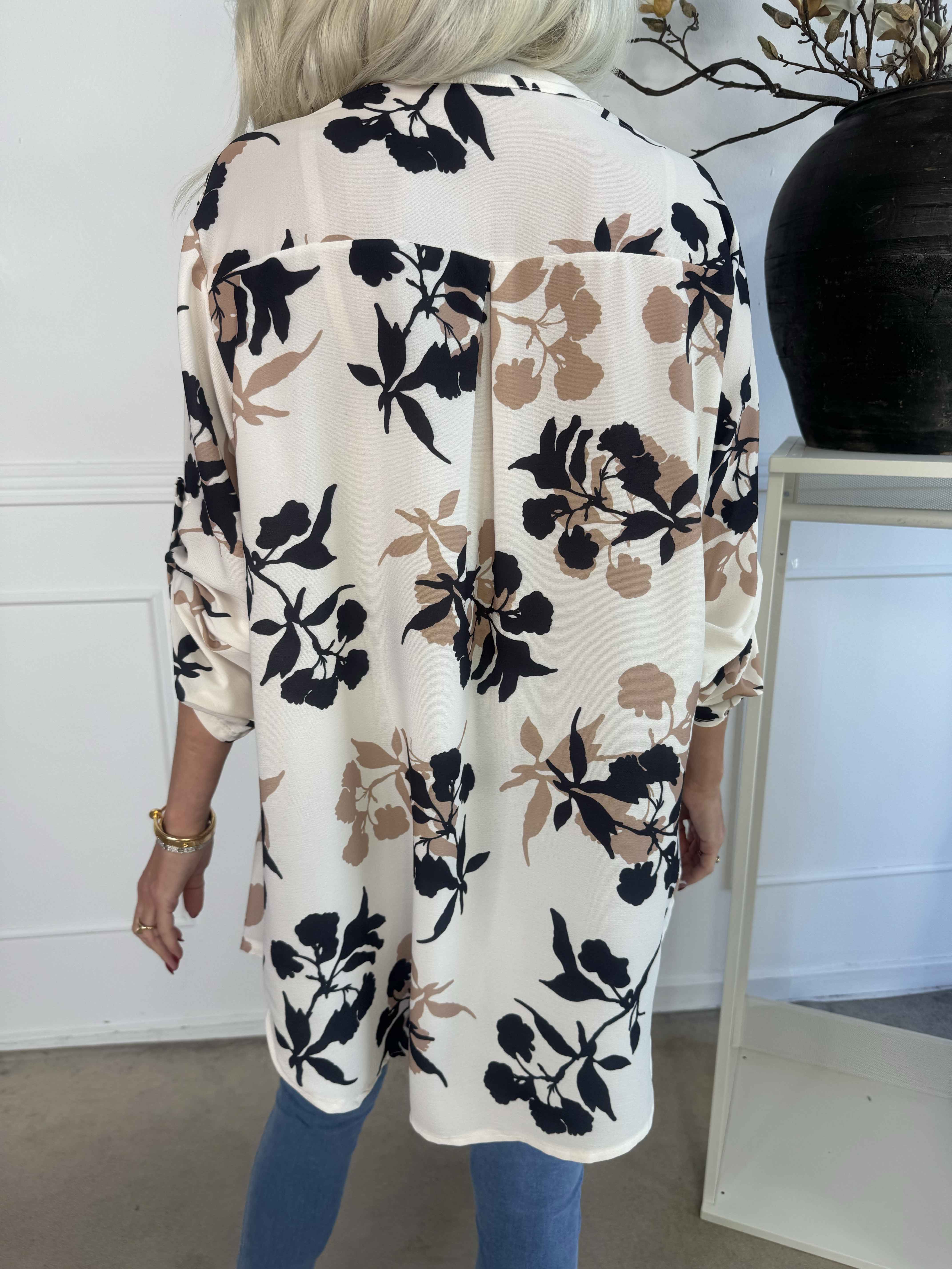 Vanesa Leaf - Let tunika i viskose med bladmotiver